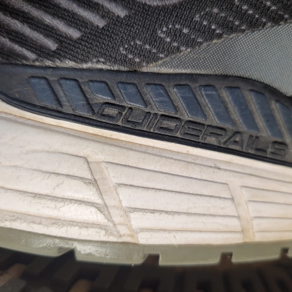 Brooks Beast 20 Mens Sz 9 4E Shoes Black Running Walking Gym Sneaker‎